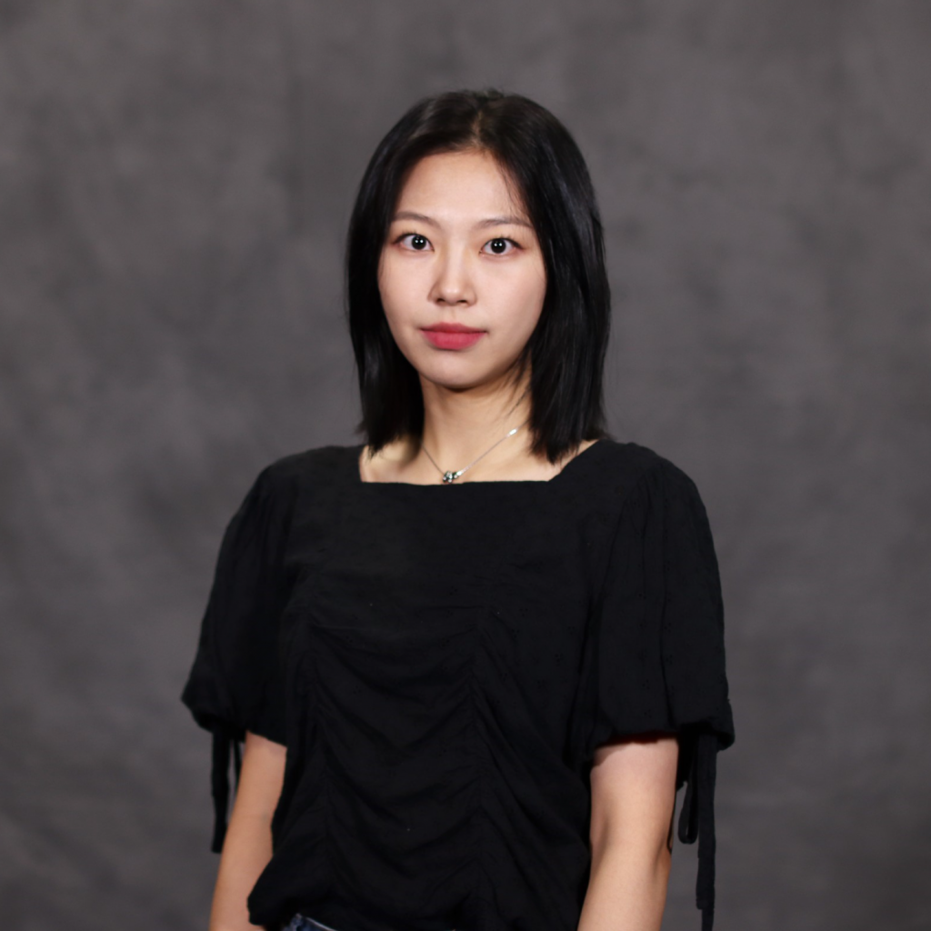 Esther Kim headshot